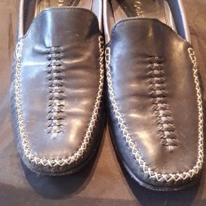 Navy lowfers by Cole hann